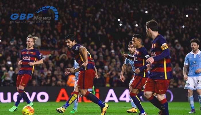 Các cầu thủ khác có quyền sút bồi sau pha chạm một của người đá penalty