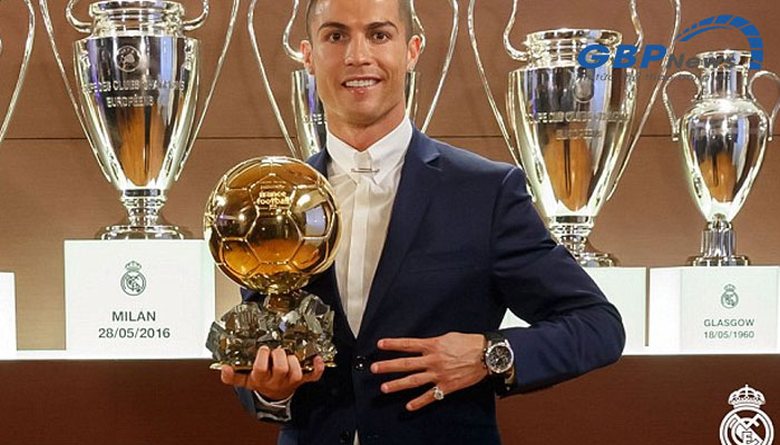 4 là số danh hiệu Champions League Ronaldo giành được cùng Real Madrid