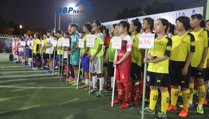 Bóng đá phủi luôn linh hoạt trong những trận thi đấu